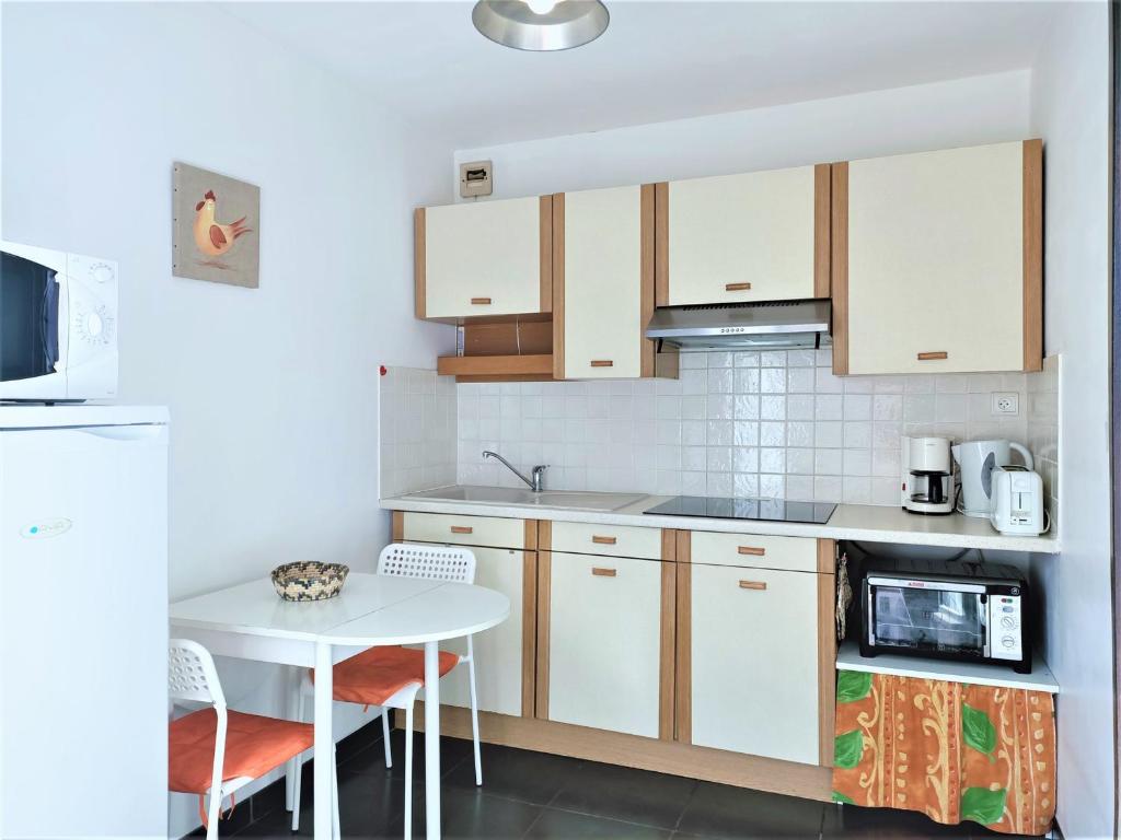 T1 lumineux avec terrasse et parking privé à Aix-les-Bains - FR-1-555-70 - 4