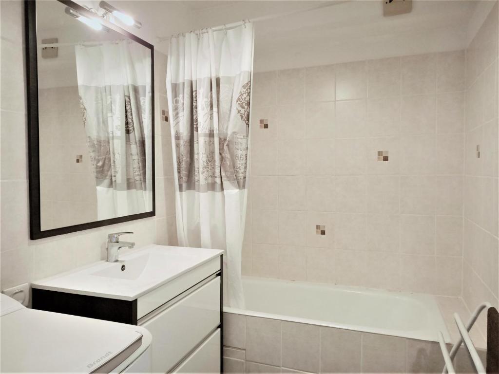 T1 lumineux avec terrasse et parking privé à Aix-les-Bains - FR-1-555-70 - 5