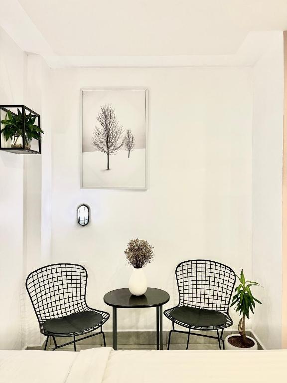 MIDMOST Boutique Hostel