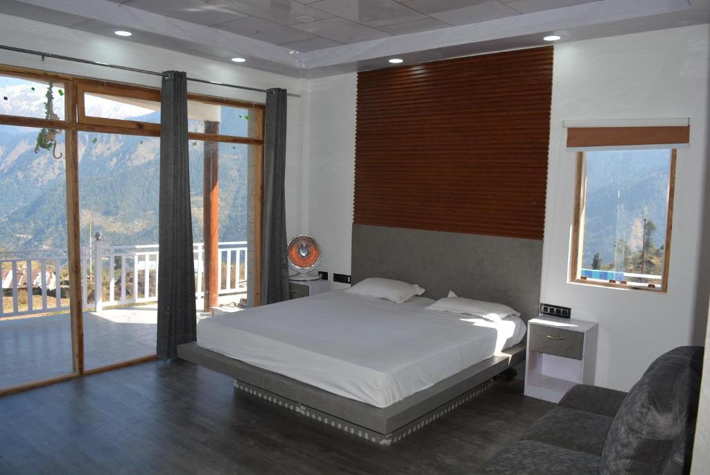 Dayra bugyaal trek resort photo