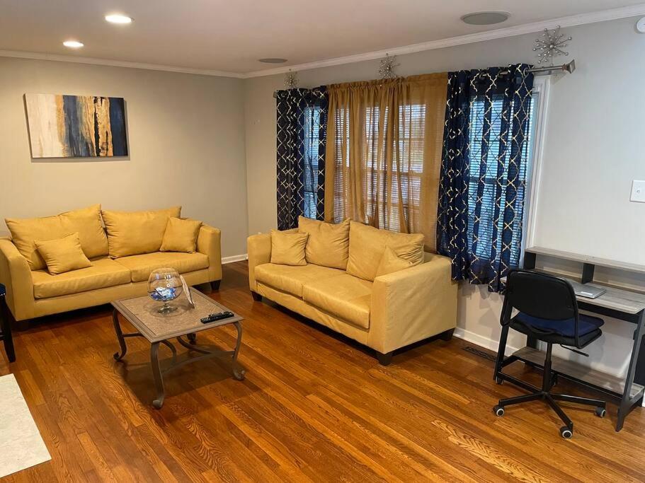 Modern home near route 1 and I95, come on in!