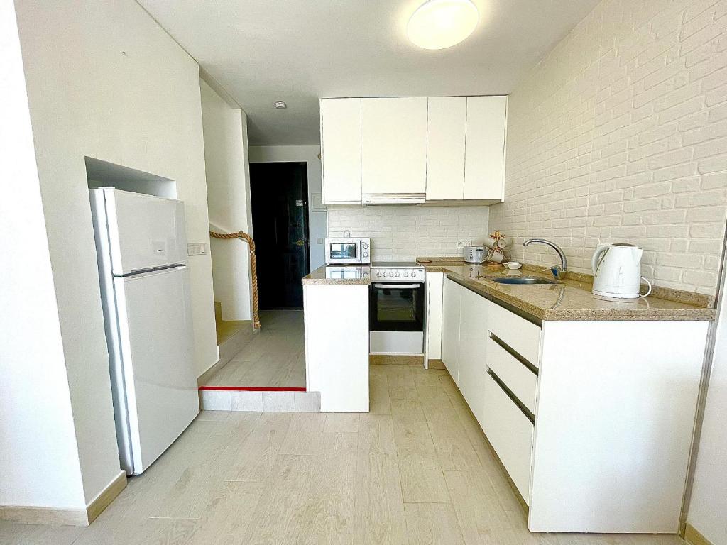 Dona Lola Miriam - Nice duplex 1 bedroom apartment with open sea views close to restaurants and bars between Marbella and Fuengirola - Costa del Sol - CS166 - 5