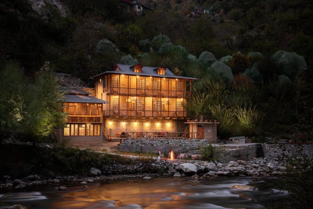 Living Good - A Himalayan Boutique Stay — Hotel in Gushaini
