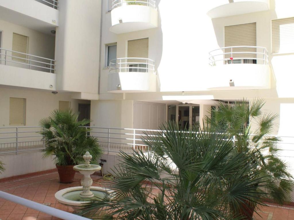 Appartement 3 pièces avec piscine, proche plage et commerces - Villeneuve-Loubet, idéal pour 4 personnes - FR-1-252A-40 - 2