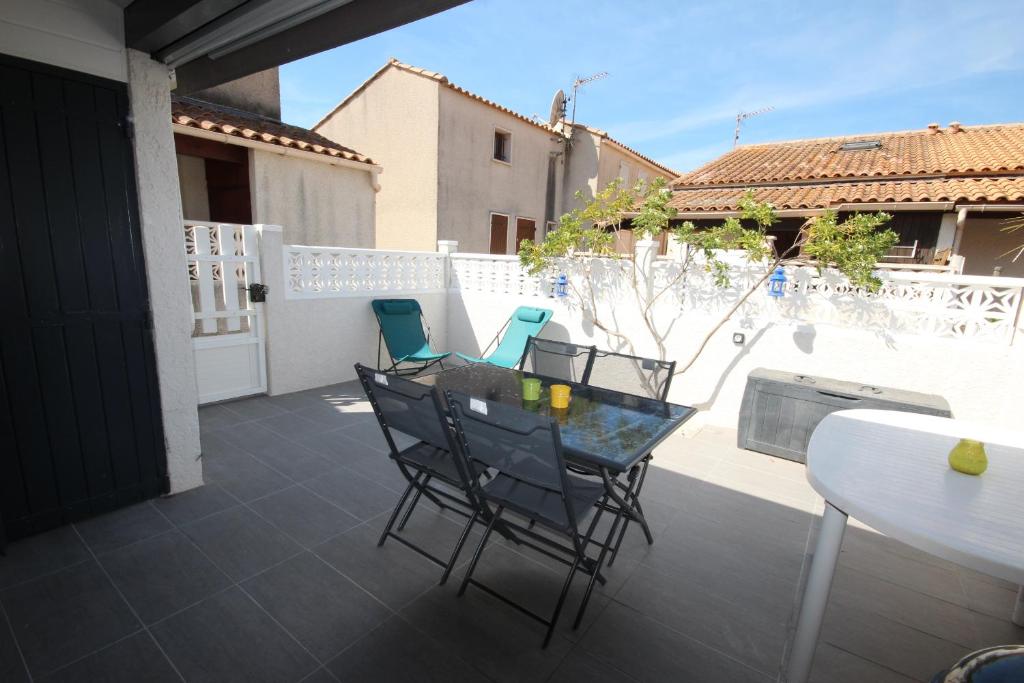 Belle Maison d'angle renovee, sejour climatise, residence avec piscine commune , 4 couchages , 400 m de la plage de PORTIRAGNE LRJP121 - 2