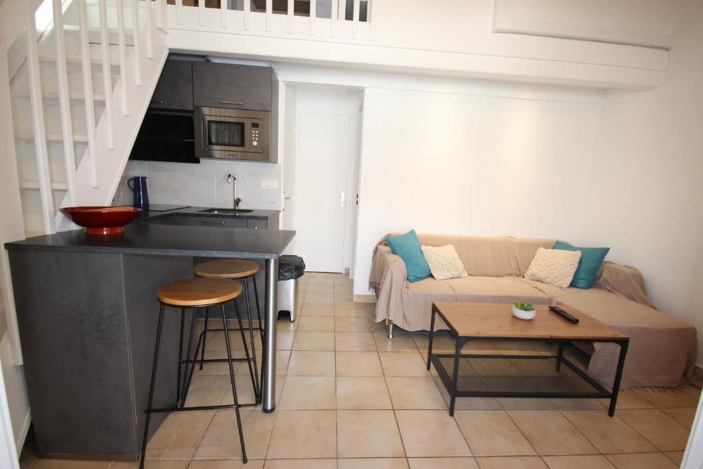 Belle Maison d'angle renovee, sejour climatise, residence avec piscine commune , 4 couchages , 400 m de la plage de PORTIRAGNE LRJP121 - 3