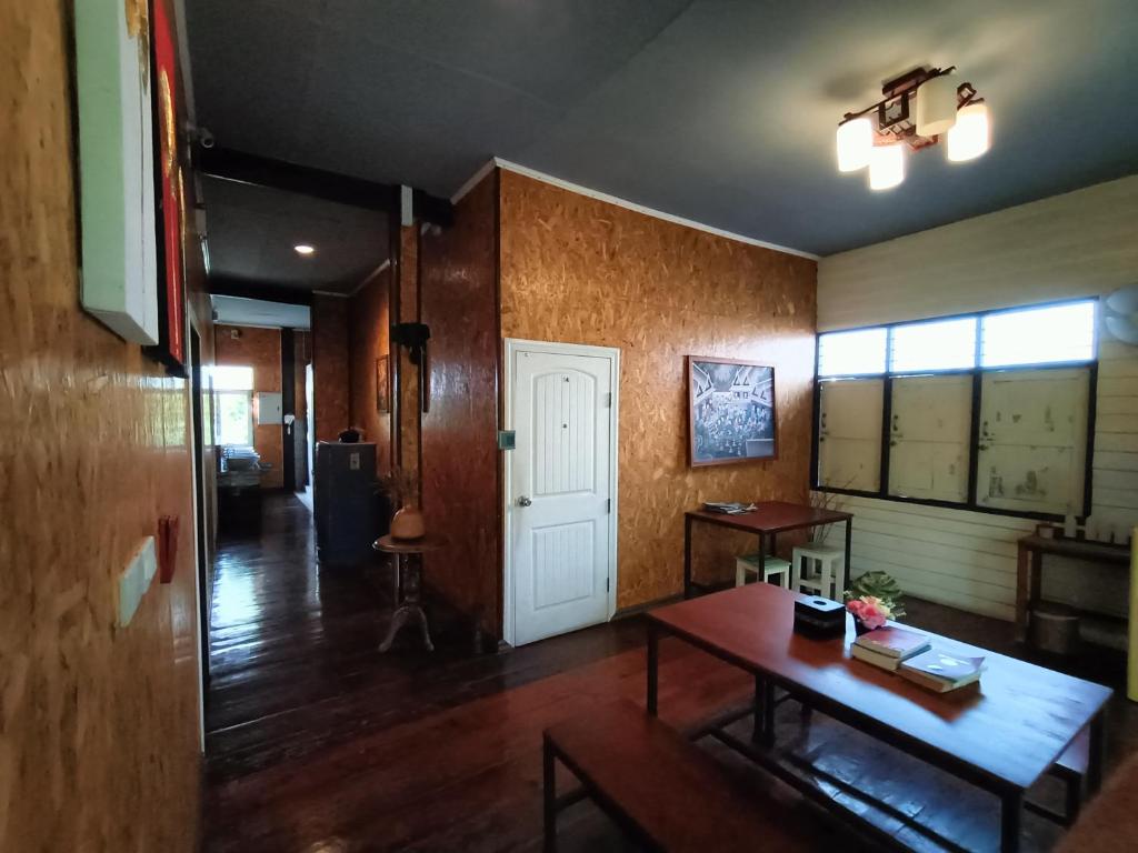 Aenguy Hostel photo