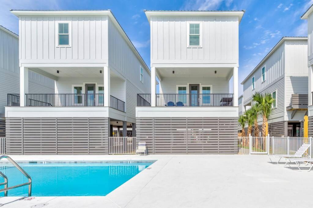 Amazing new house - steps away from beach!, Gulf Shores