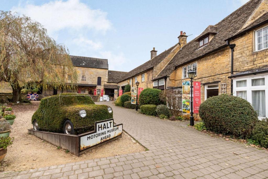 Rainbow Barns, Bourton-on-the-Water photo 5