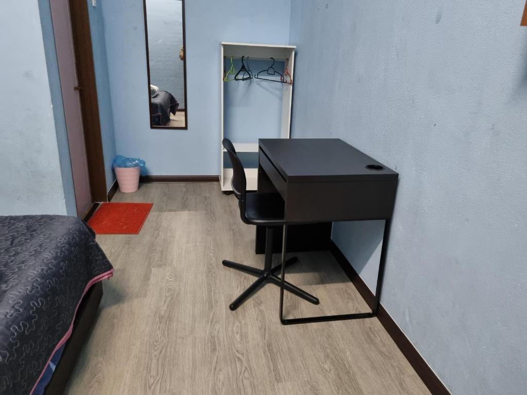 E.R. BUDGET INN photo