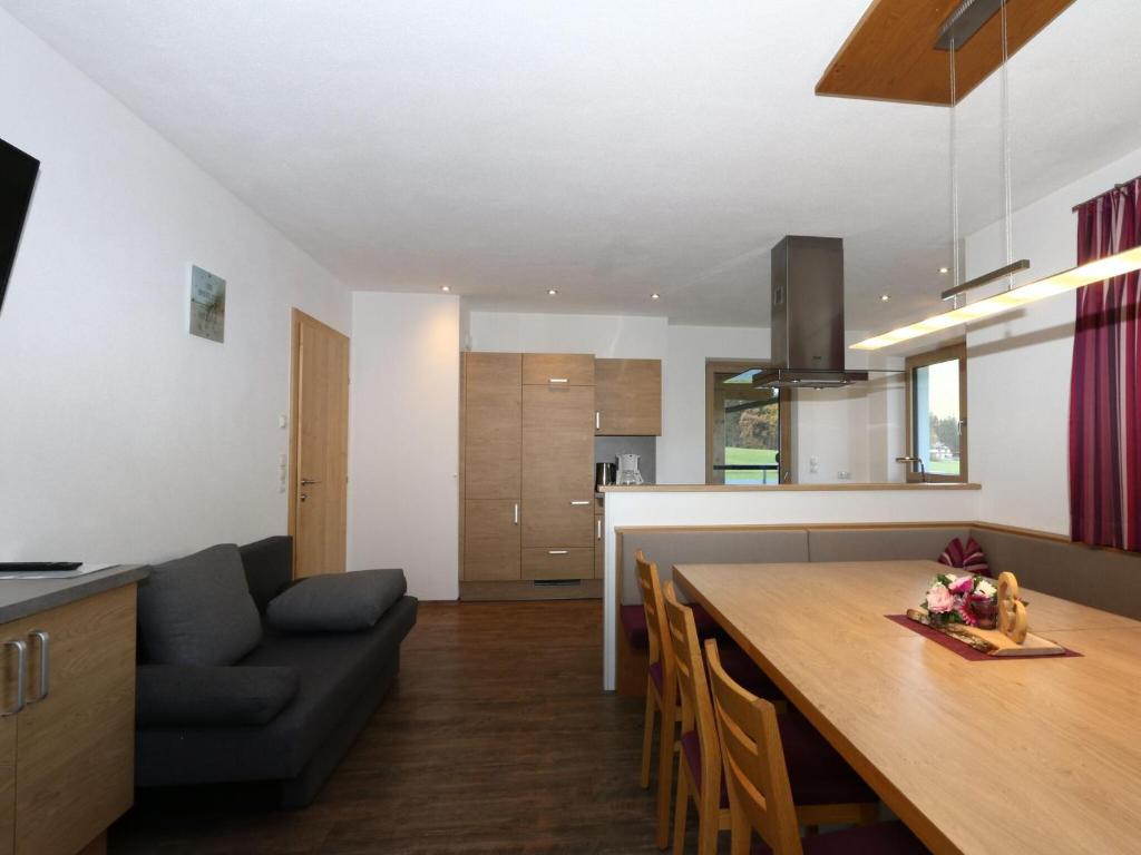 Chalet in Kaltenbach near Ski Lift - 2