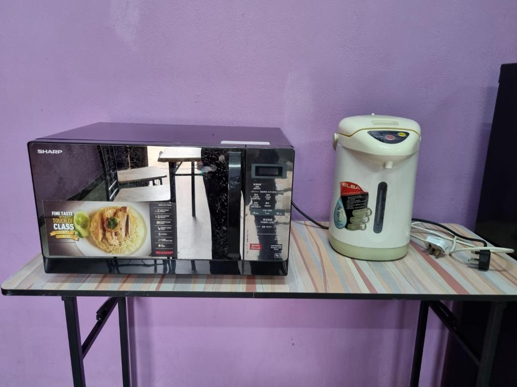 E.R. BUDGET INN photo