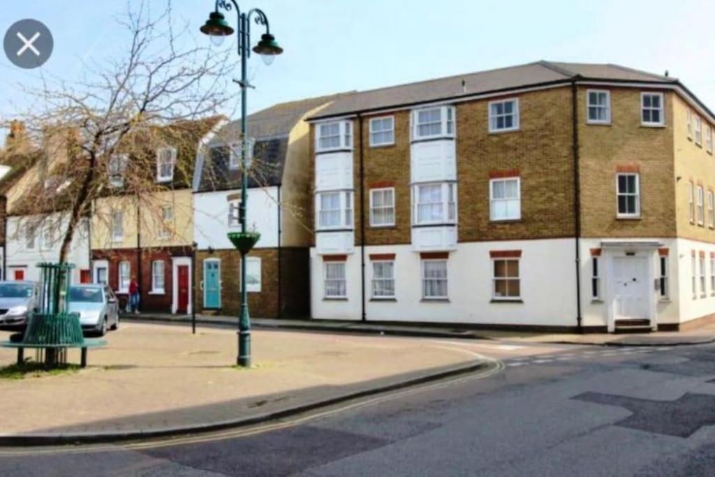 Flat 1 Alfred Mews, Deal