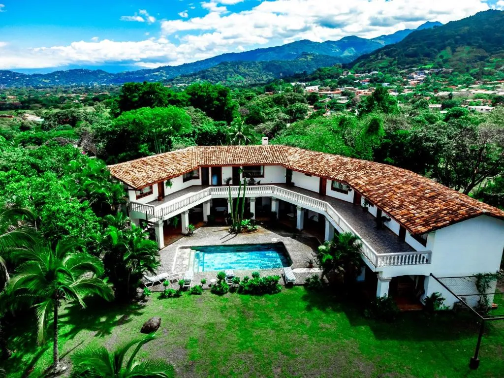 Canal Grande Lodge, hotel in Piedades