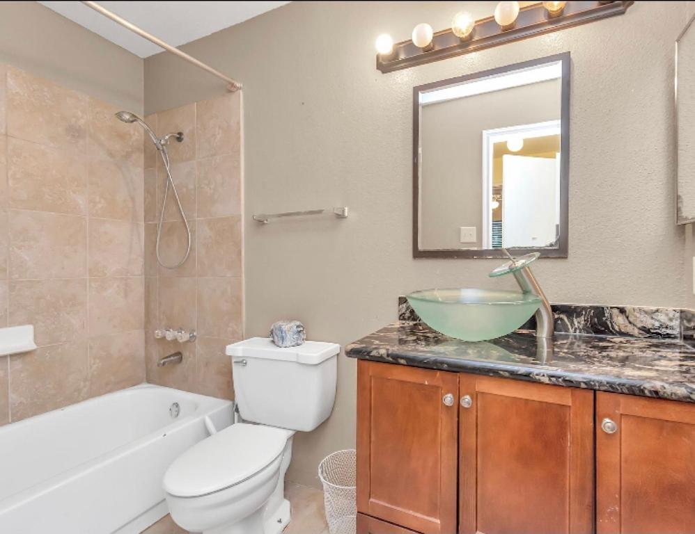 Houston/Sugar Land Area 2 BDR- Bellaire photo