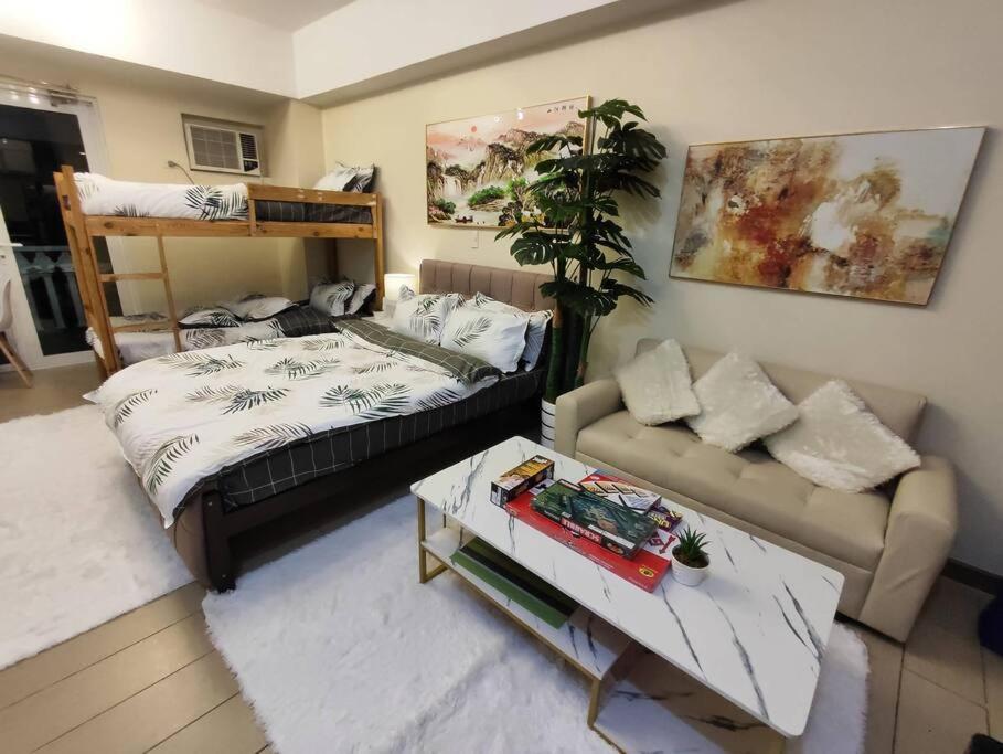 A2J Luxury Studio Near Venice Mall BGC Taguig, Manila