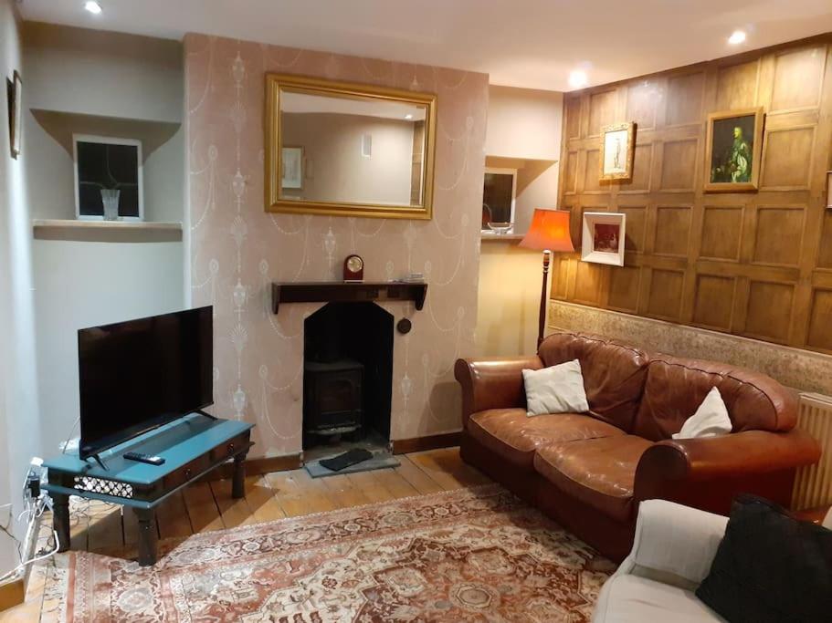 Characterful Cottage, Weston-super-Mare photo 2