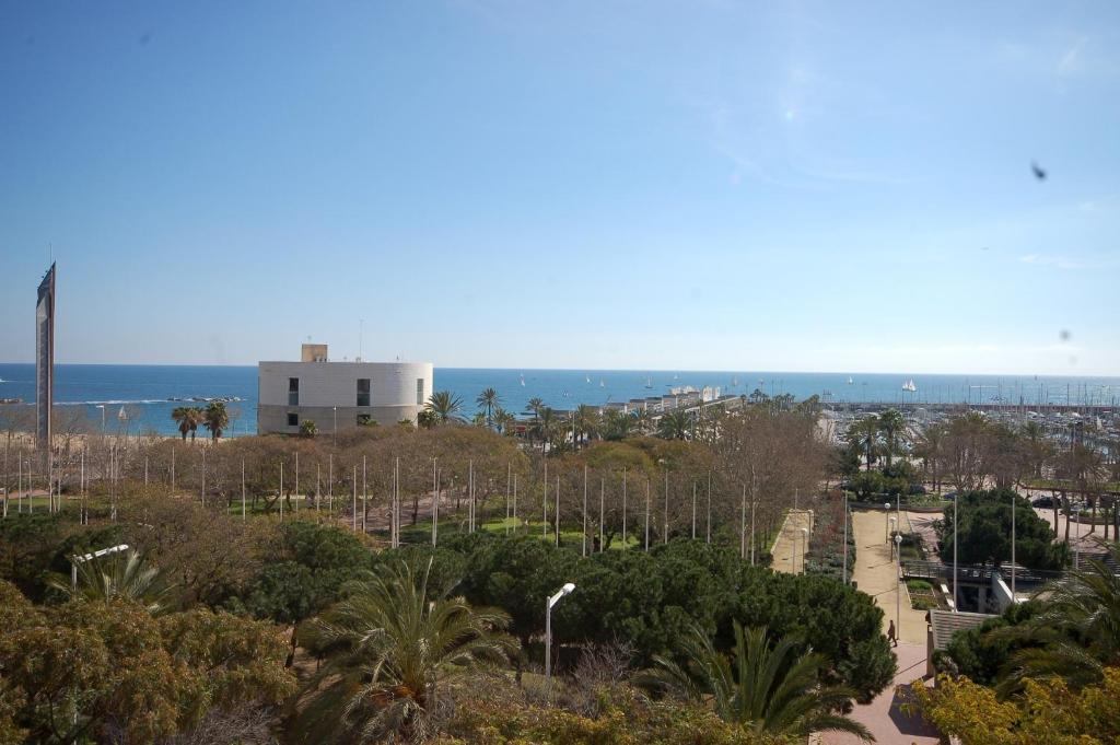 Lets Holidays Apartment Sea Views in Barcelona - 4
