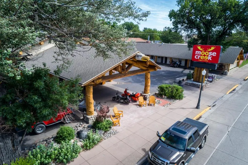 Moose Creek Lodge & Suites，位于科迪的酒店