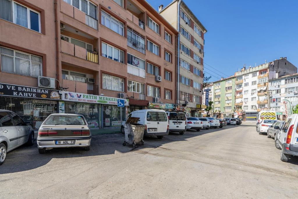Downtown core 3 bedroom fully equipped photo