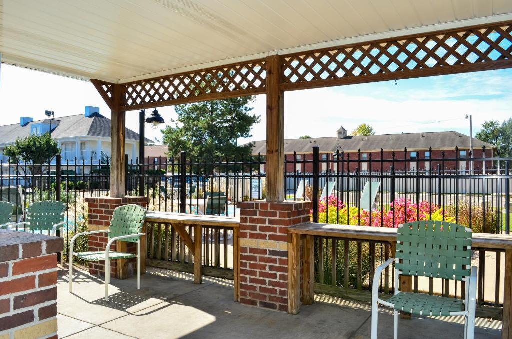 InTown Suites Extended Stay Decatur AL photo