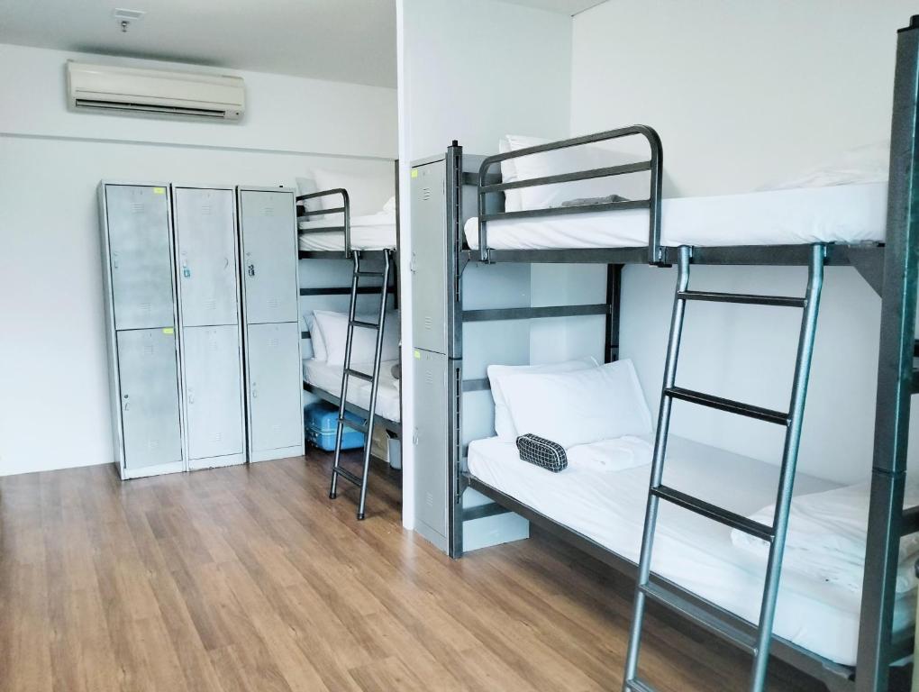 Valencia Dorm summer suites KLCC photo