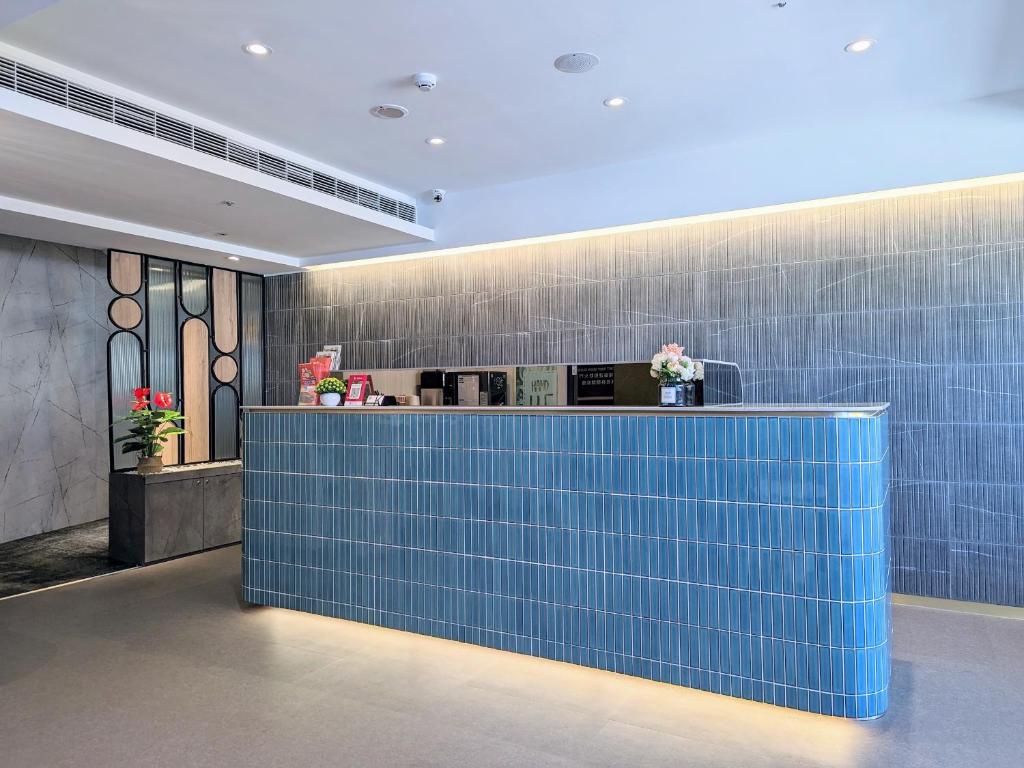 K Hotel - Yizhong photo