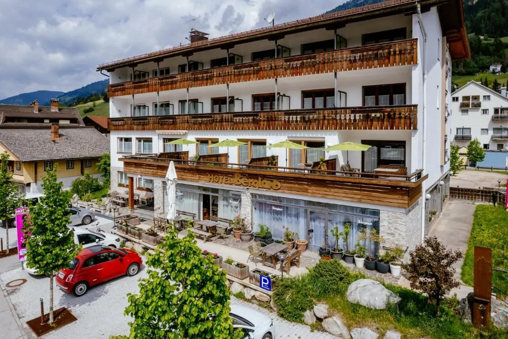 Hotel Bergland, hotel in Sillian