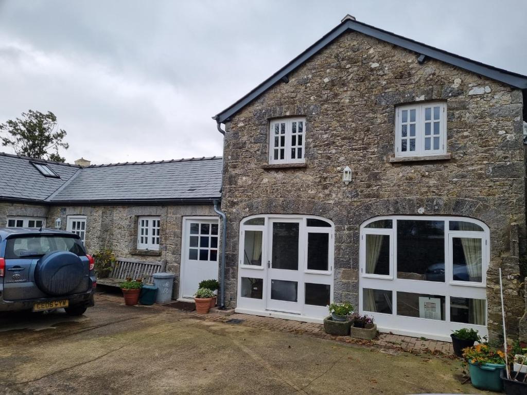 2 Stable Cottage, Llanbethery, Llancarfan