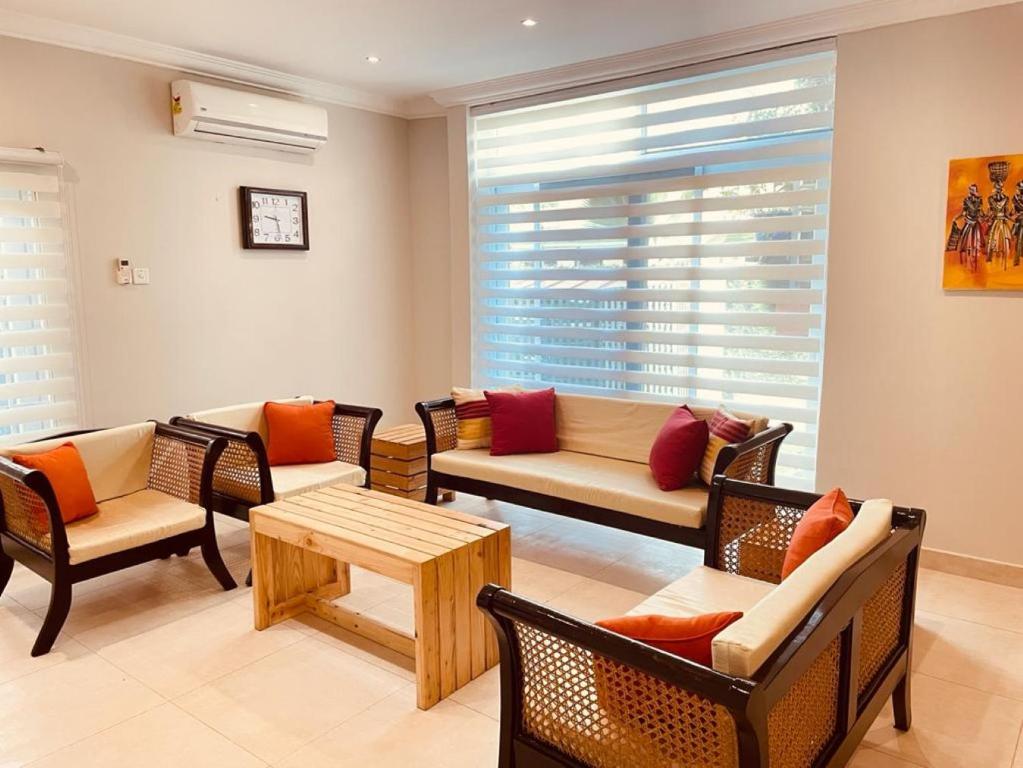 Green Court Serviced Apartments — Hotel in Accra