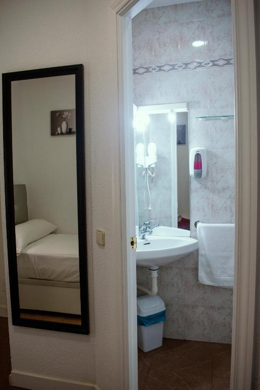 Hostal Artico photo