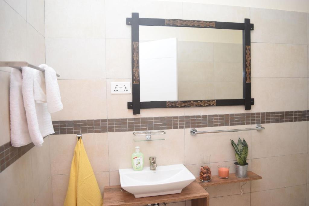 Green Court Serviced Apartments photo