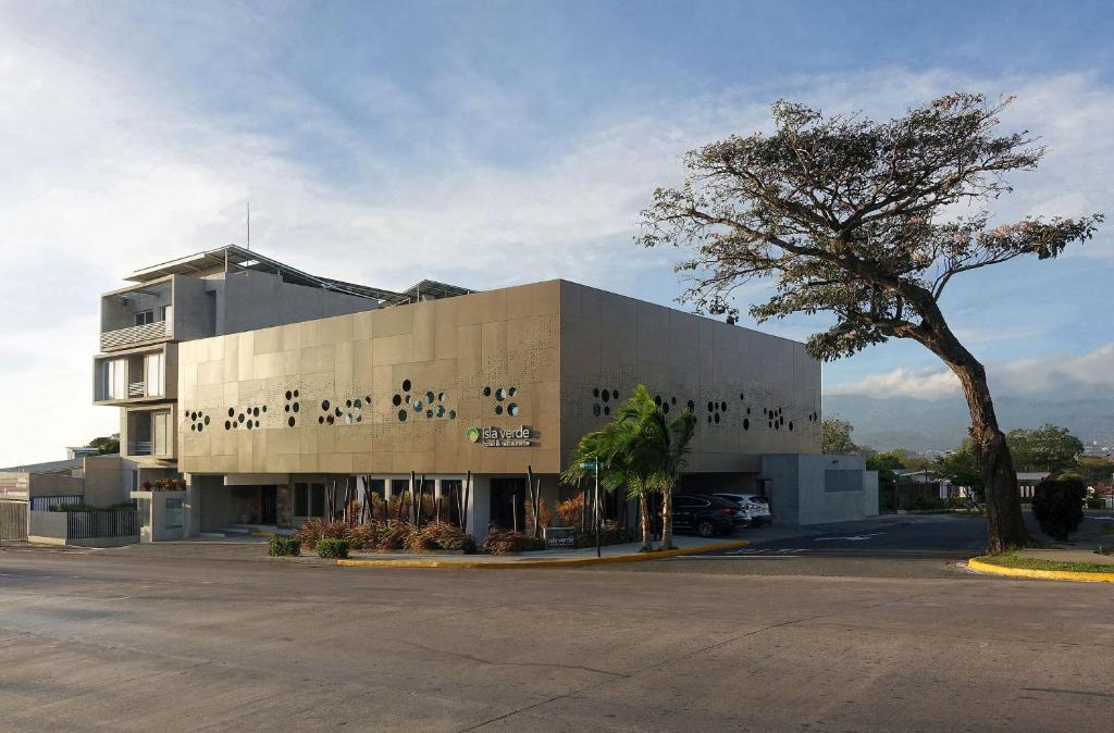 Exterior view, Isla Verde Hotel in San Jose
