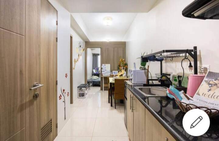 Lovely Condo 2-BR w/balcony in SM-Sucat, Paranaque — Hotel in Manila