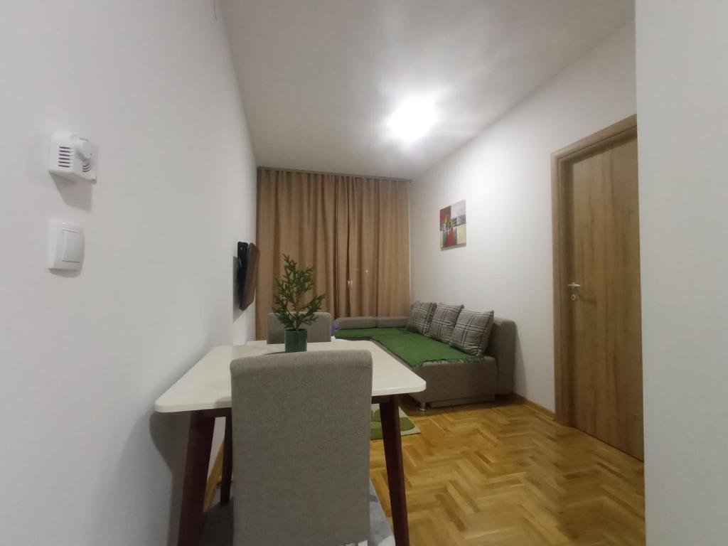 Apartman Ledine, Ledine