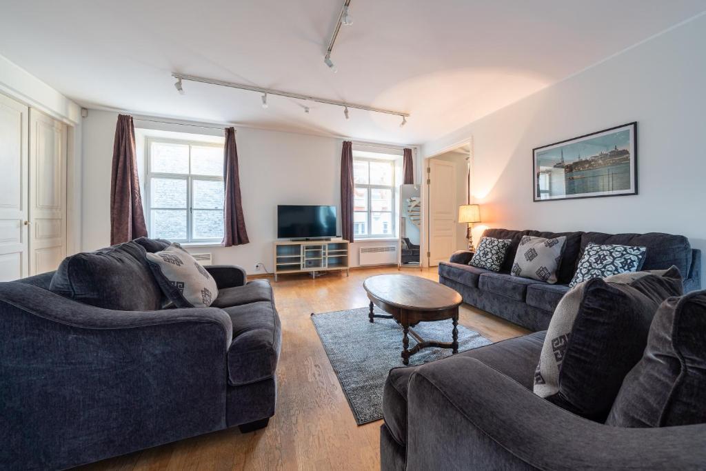 Old Town - Vana Viru Apartment, Tallinn