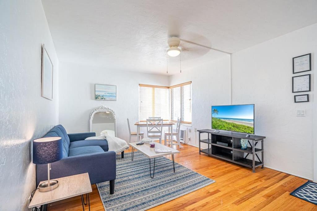 Barrys by the Sea Steps to the Ocean, Fort Lauderdale