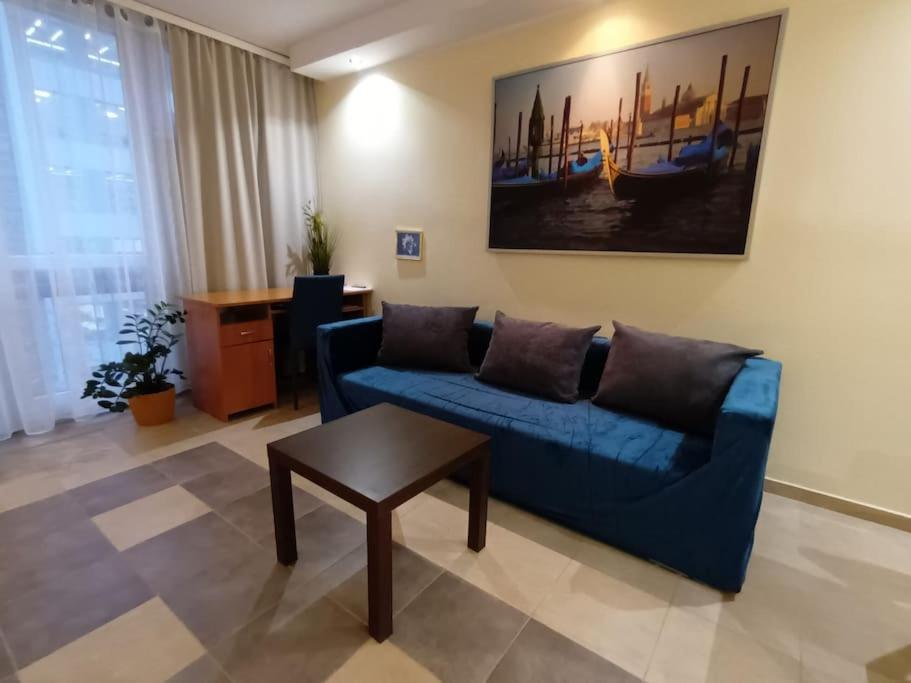 Apartament Pereca 2, Varsavia