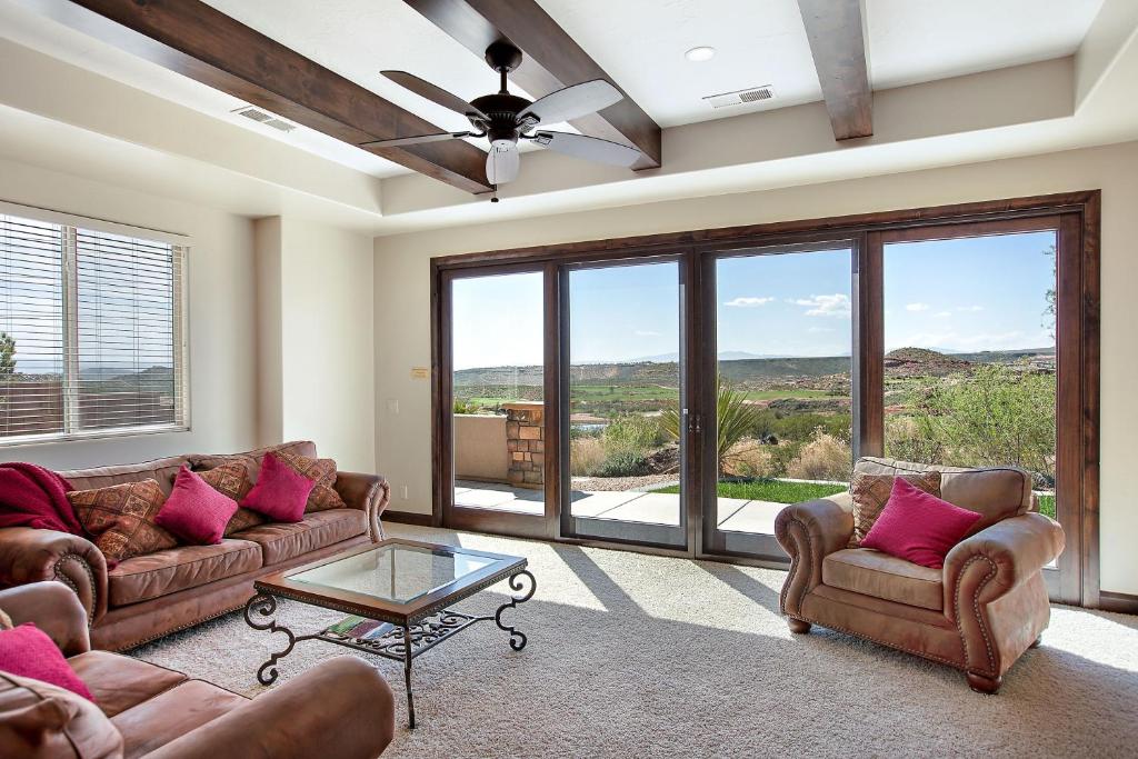 Golf Views on the Ridge townhouse, Washington