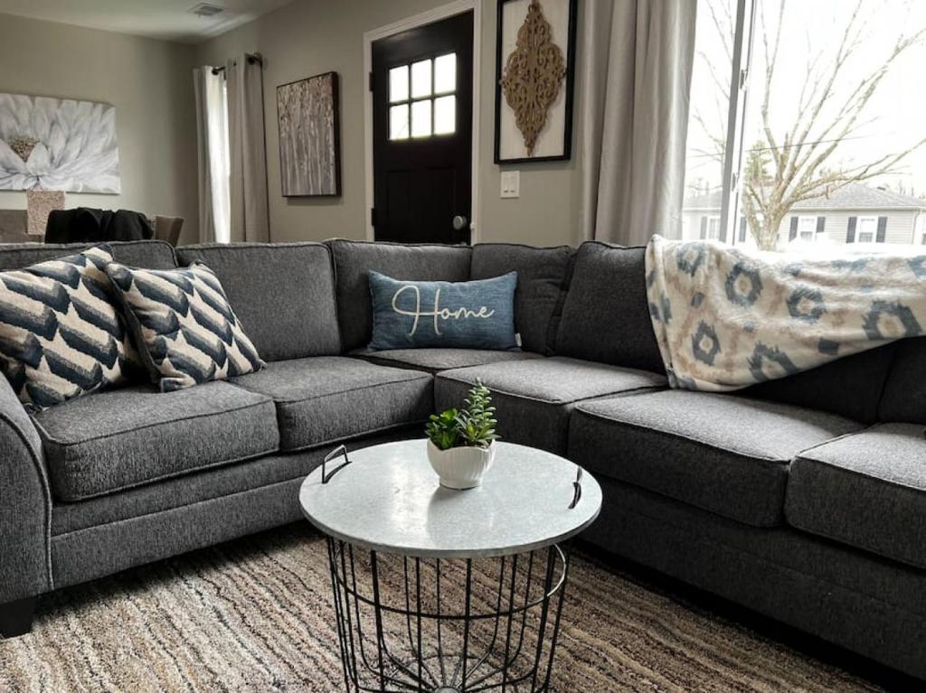956 Olympia Drive Brand New Mason Home with Luxurious Finishes