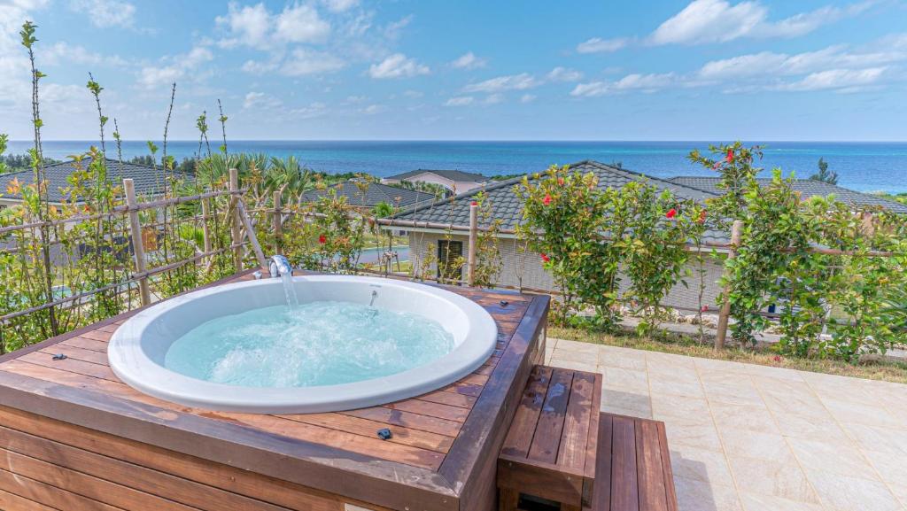 1. 미야코지마 쿠리..