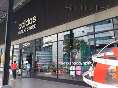 Entrance, Deluxe at Popular Condo in Bangkok