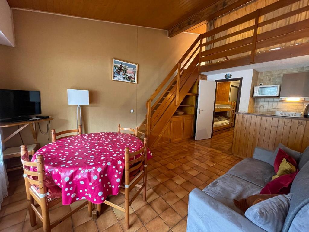 Spacieux appartement proche télésièges Vonnes avec balcon - FR-1-693-55 - 2