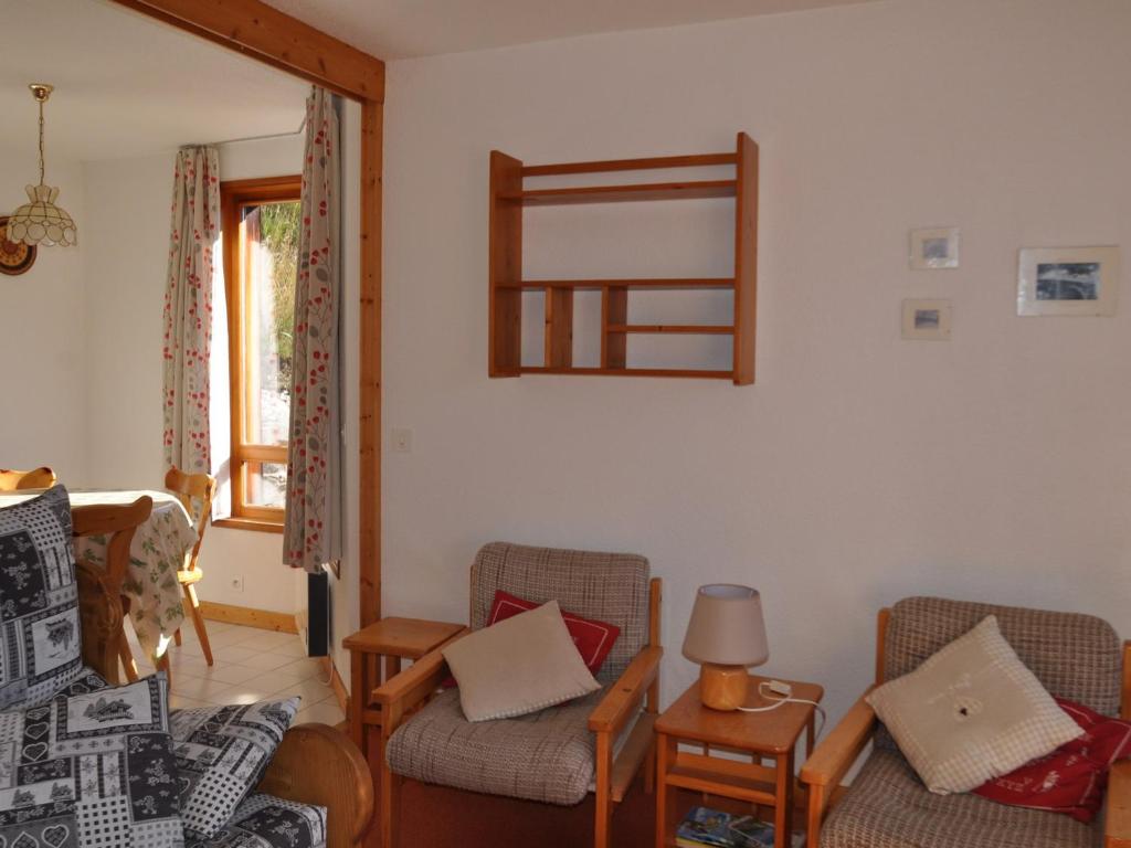Charmant 2 pièces avec balcon et parking, proche centre et remontées mécaniques ! - FR-1-693-65 - 3