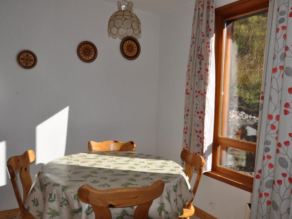 Charmant 2 pièces avec balcon et parking, proche centre et remontées mécaniques ! - FR-1-693-65 - 5