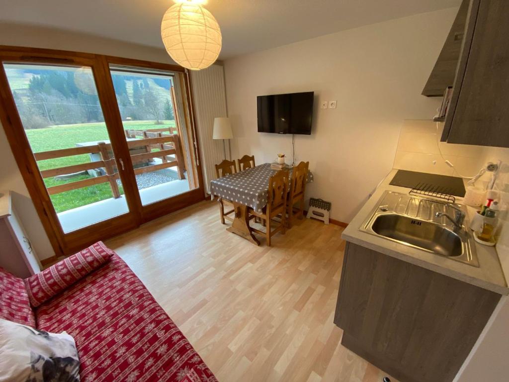 Studio confortable près des pistes avec parking - 2