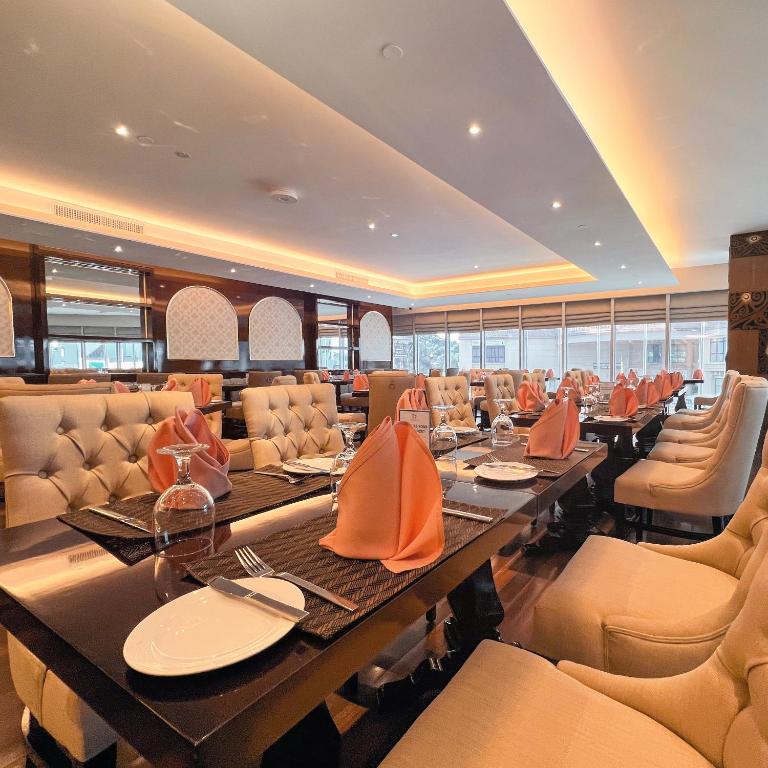 Riverside Majestic Hotel Exterior view