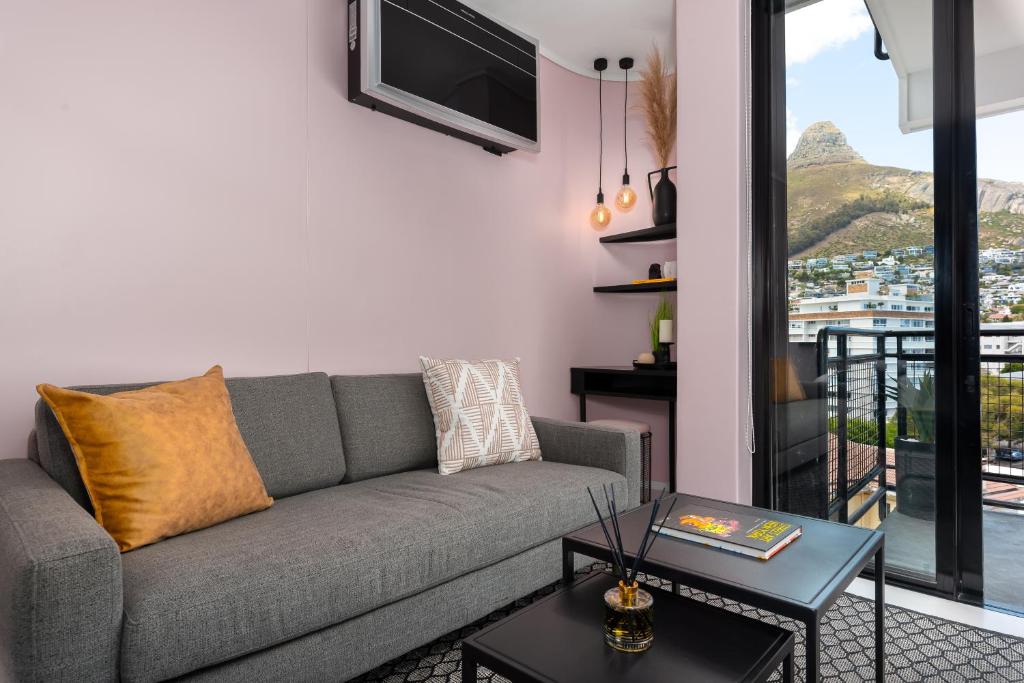 The Flamingo Apartments, Кейптаун