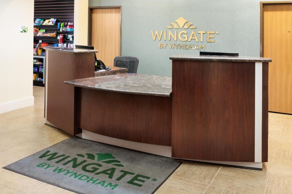 Wingate by Wyndham Lobby