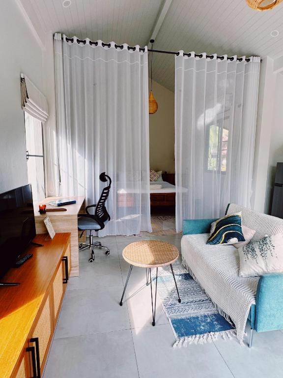 Crystal Bali Style #6, Salad pláž